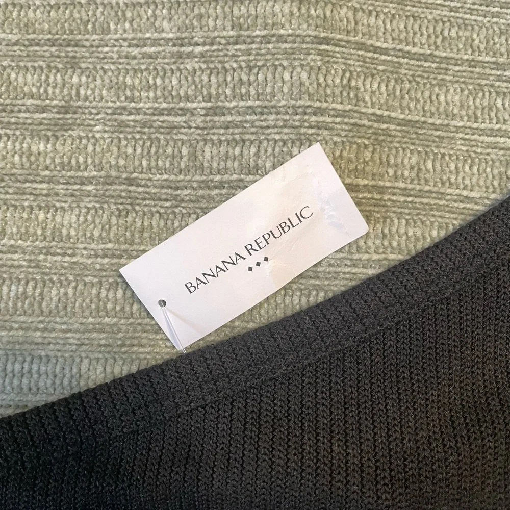Banana Republic One-Shoulder Ribbed Top, Size M - Picture 2 of 5